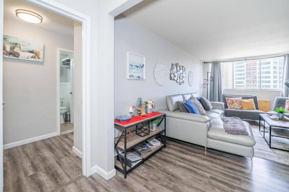 Welcoming Barn, 2 BEDROOM & 1 Bath & Parking